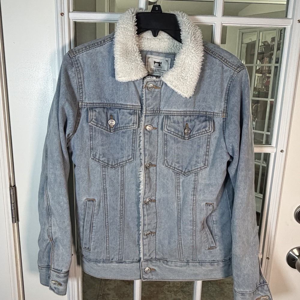 Sherpa Lined Denim Jacket Women's Medium Light Wash